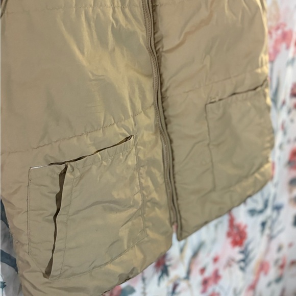 Vintage Rice Men's Tan Puffer Vest - Picture 4 of 10